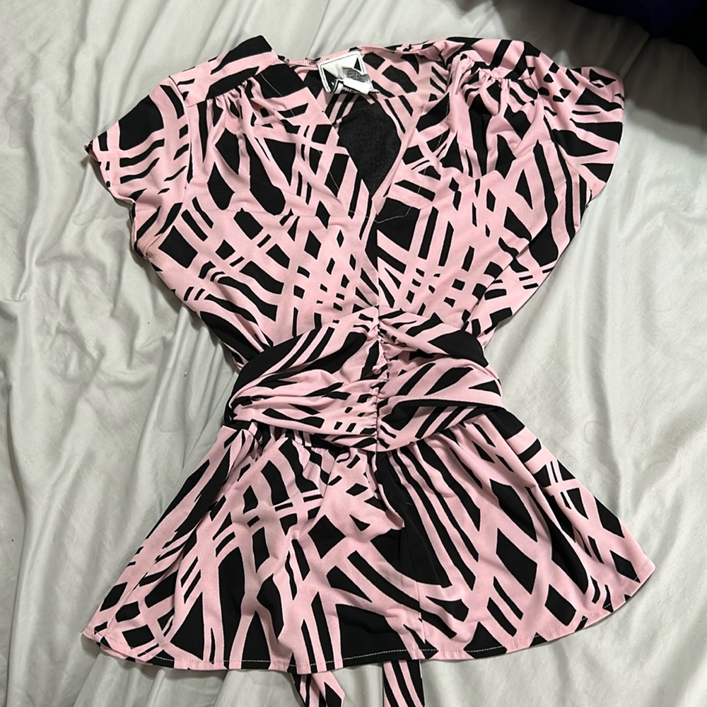 Pink and black short sleeve blouse